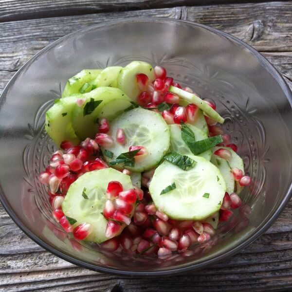 Gurkensalat mit Granatapfel