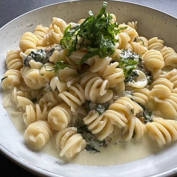 Pasta mit Bärlauch-Käse-Sauce